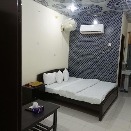 Hotel Grace One Multan Bagian luar foto